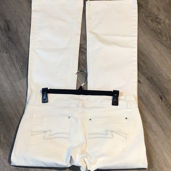 NWOT White House Black Market Blanc Boot Leg White Size 8 Woman's Jeans - Picture 6 of 7